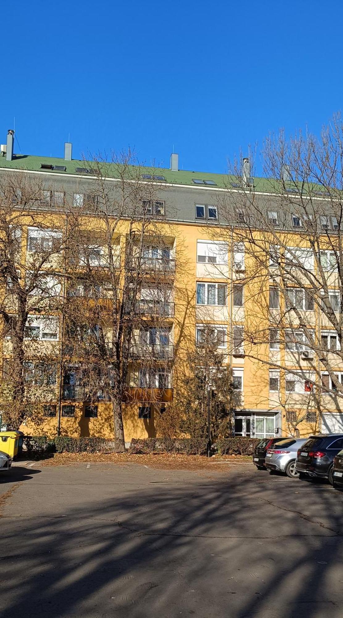 Sunset Apartman Szekesfehervar Bagian luar foto