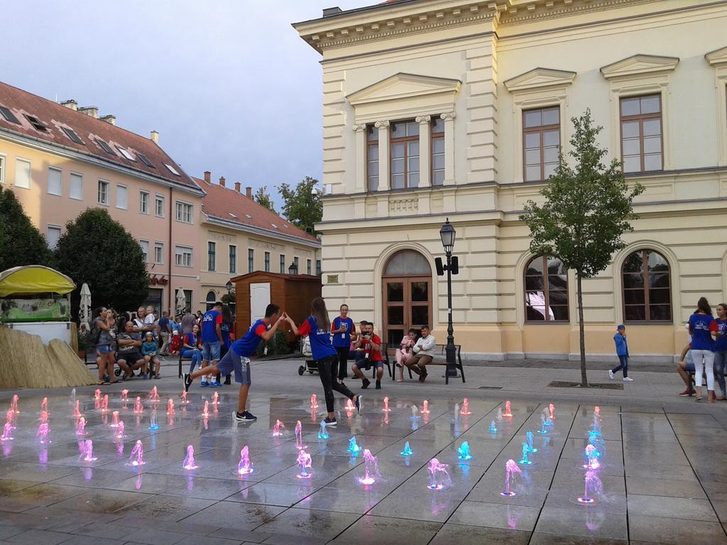 Sunset Apartman Szekesfehervar Bagian luar foto
